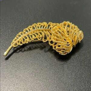 Elegant Signed Gold Leaf Hair Clip